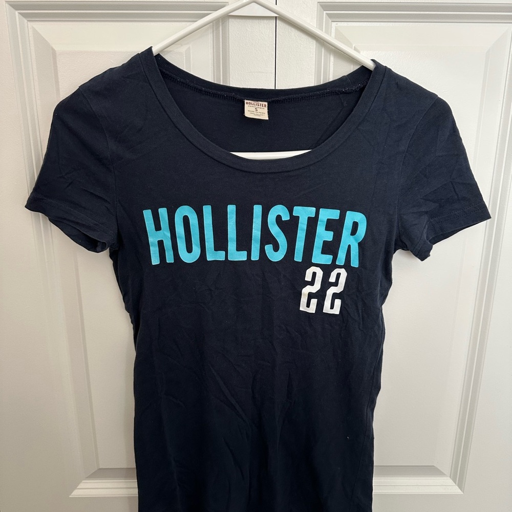 VINTAGE Hollister Dark Blue Tee with Aqua Graphic